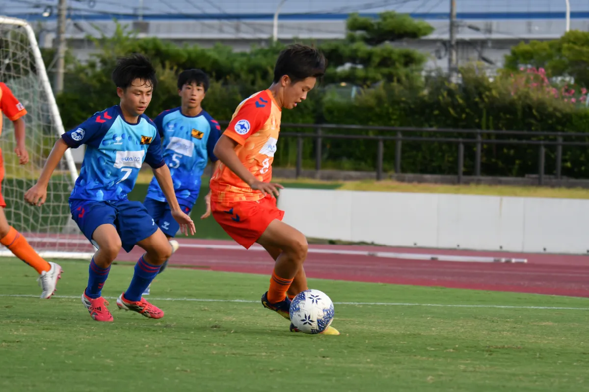 売上の一部を平和学習に活用するピースシャツ発売開始！｜hummel